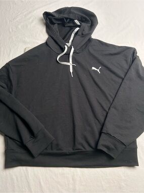 Puma Women’s Black Pullover Hoodie drawstrings